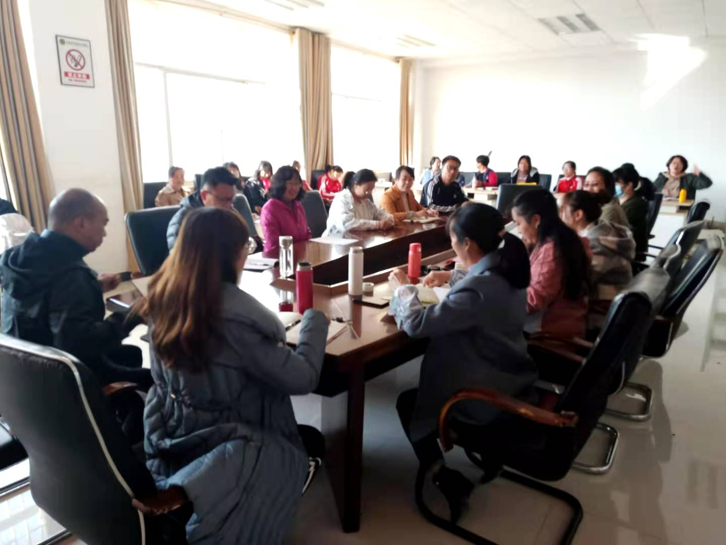 农学与园艺技术学院召开2020年秋季学期期中教师座谈会暨教职工大会