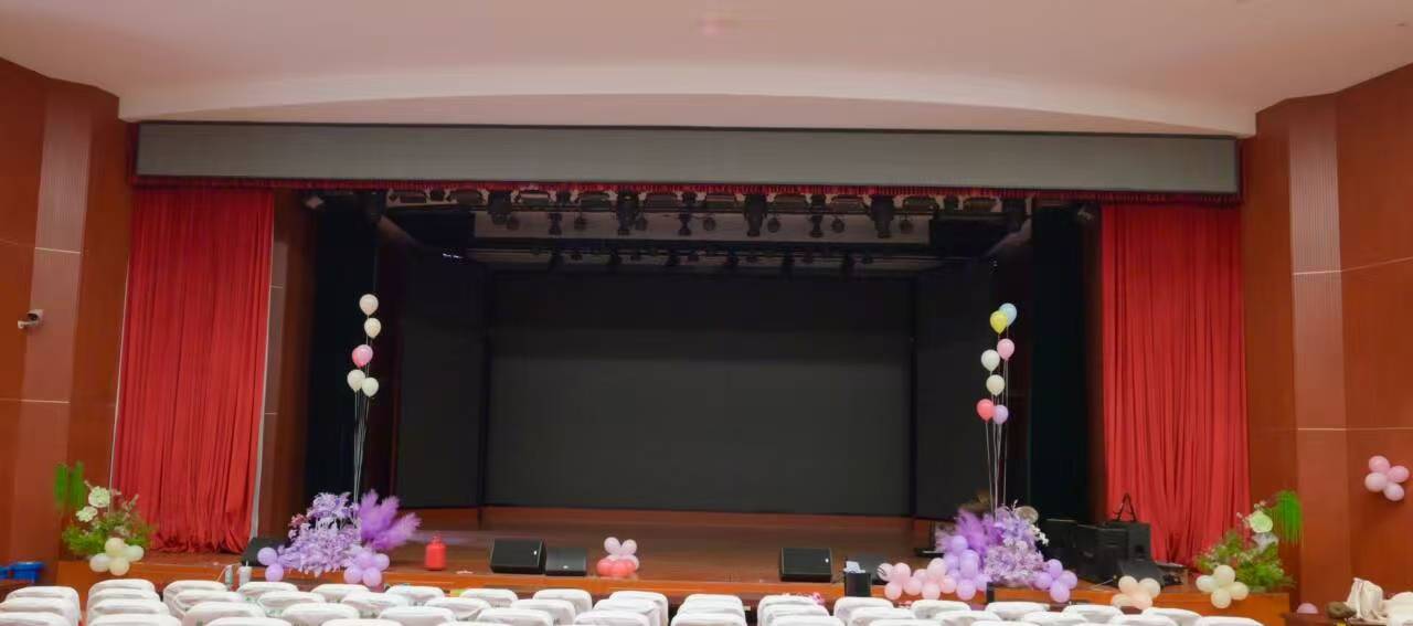 指尖生花扮盛会 实训赋能育新人——花卉生产与花艺专业学子助力学院迎新元旦晚会