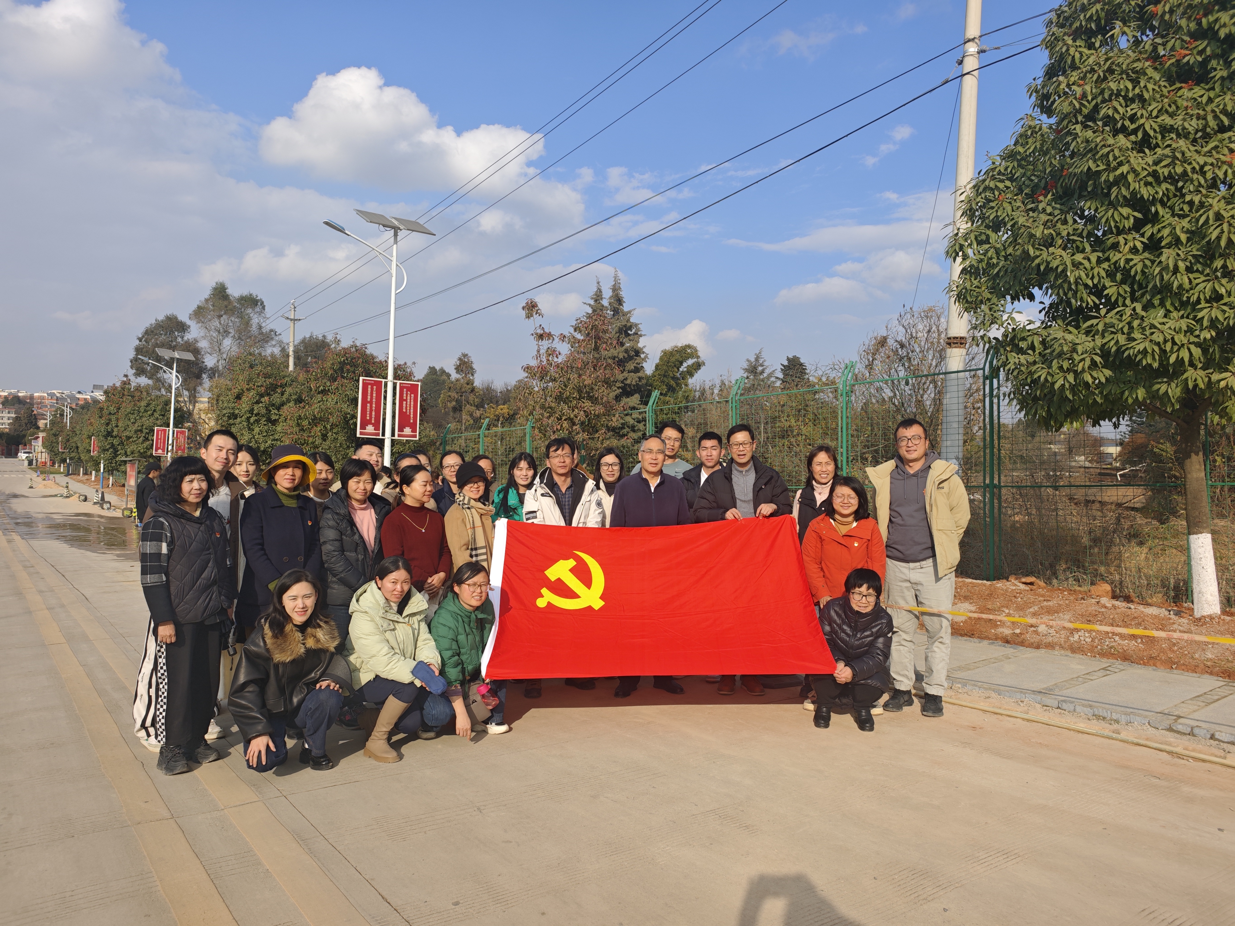 携手植新绿 聚力开新局 —— 农学与园艺技术学院党总支牵头开展联合实践活动